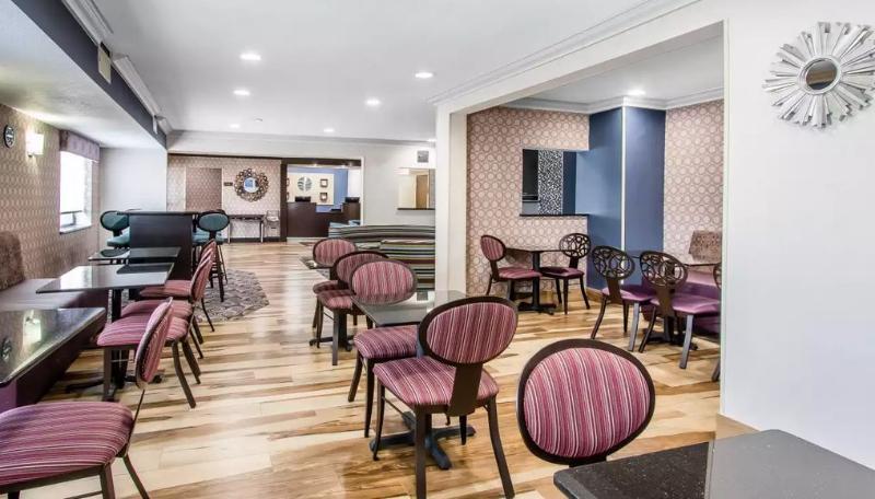 Holiday Inn Express & Suites Tulsa East - Catoosa By Ihg Buitenkant foto